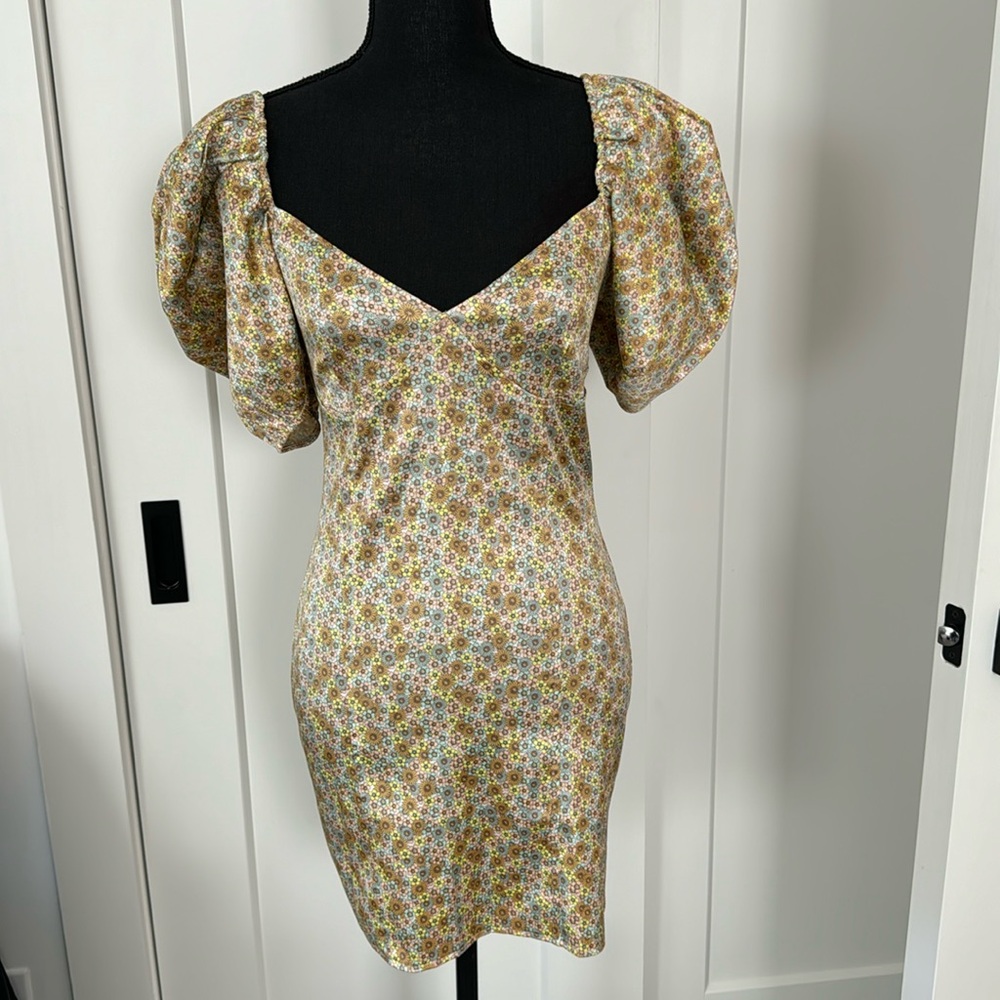 Zara mini dress with puff sleeves, NWT, size Large